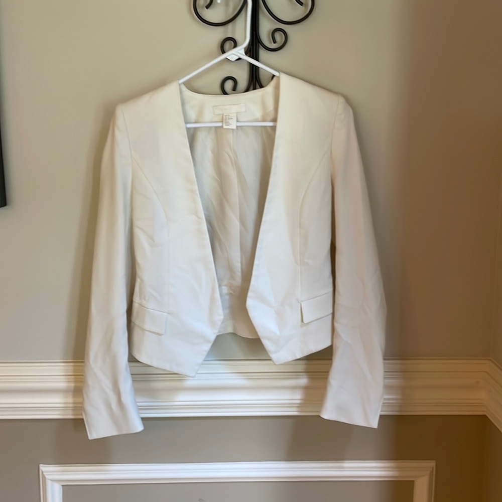H&M ivory blazer size 2 with shoulder pads
